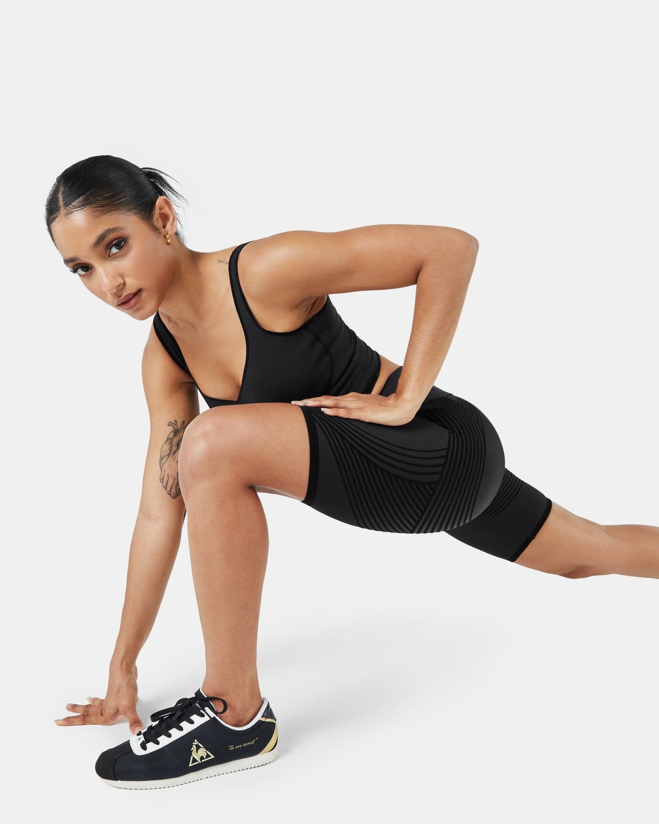 Sculpt Shorts — CelluWeave™ | Schwarz